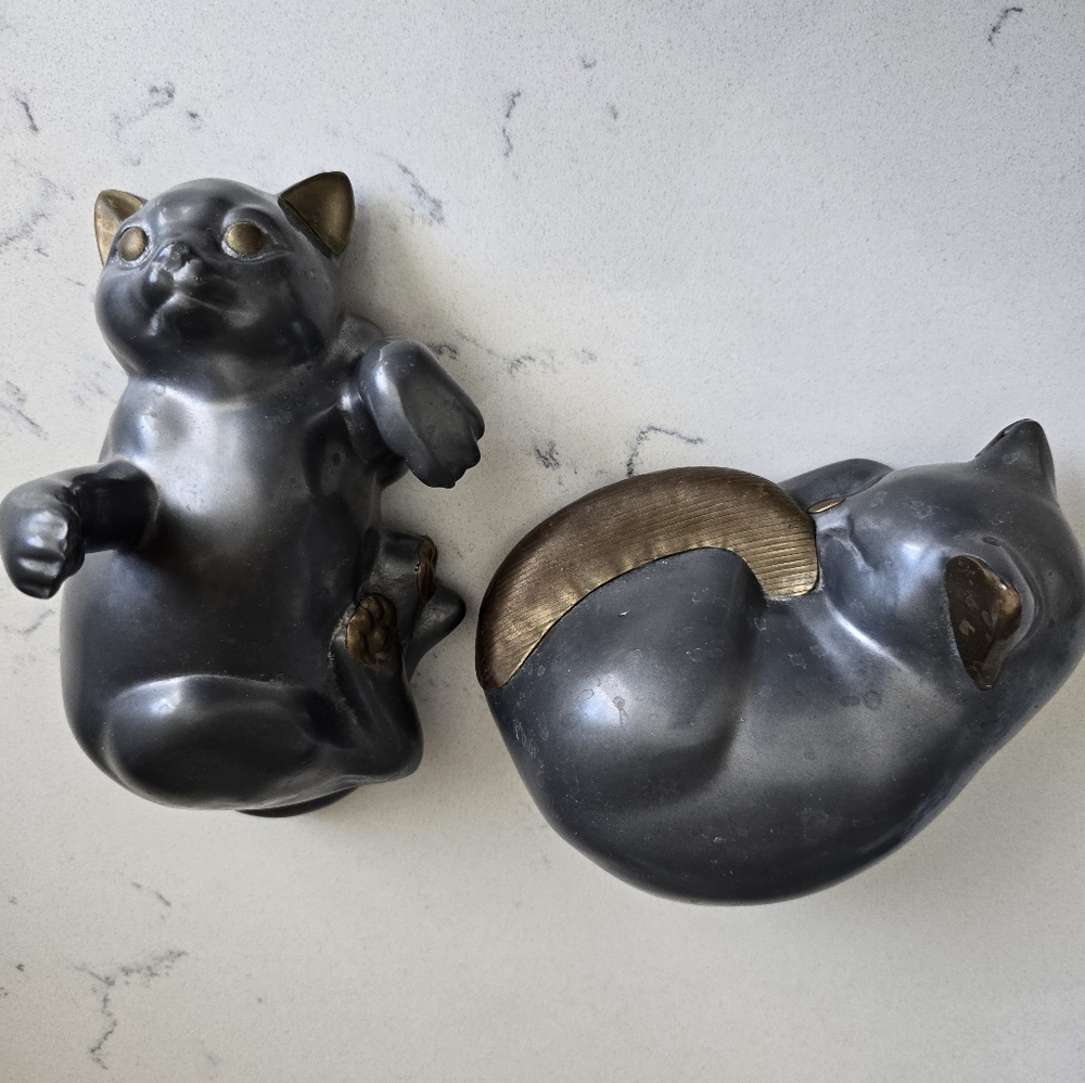 Metal cats